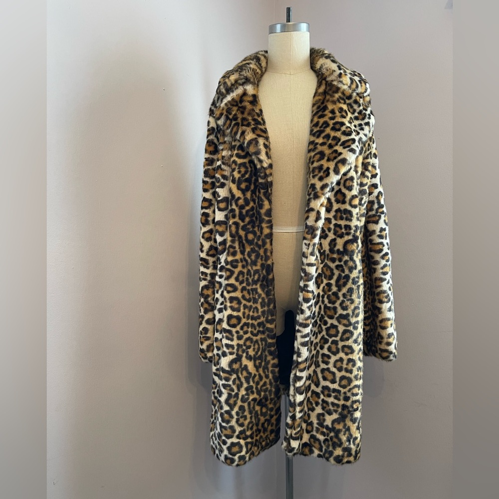 NWOT Trina Turk Leopard Print Faux Fur Coat - Picture 2 of 13